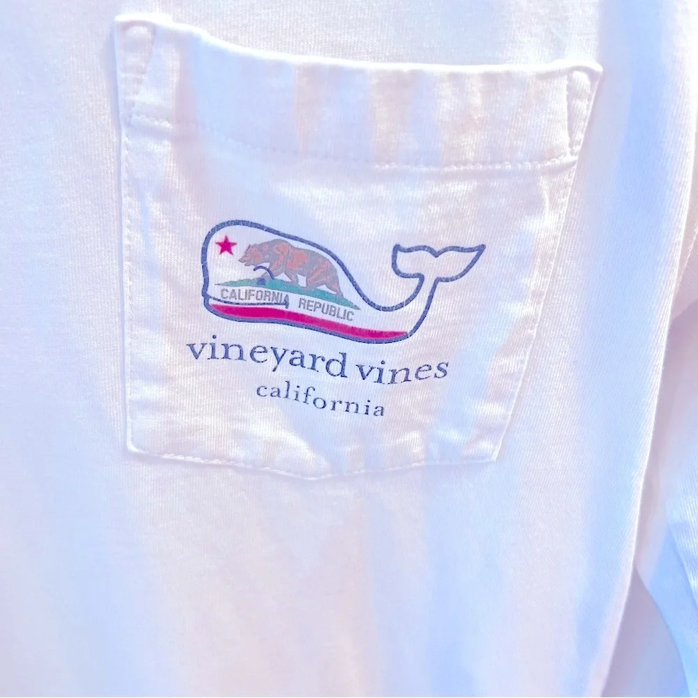 Vineyard Vines Men's White Long Sleeve Shirt with California Bear. Extra Small